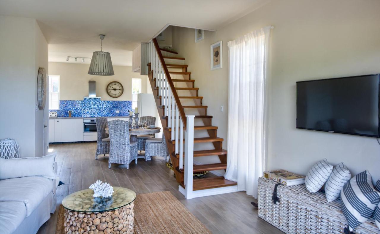 West Rock Villa Saint James